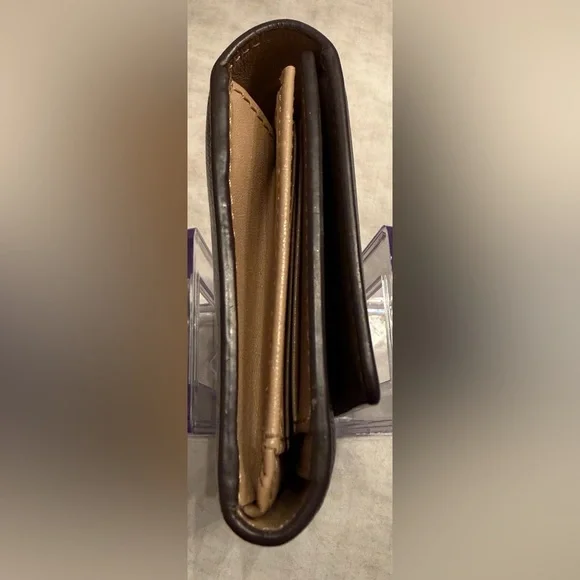 MCM Black Wallet/Unbranded Chain Can Be used as Wallet/Crossbody/Over Shoulder - Picture 5 of 16